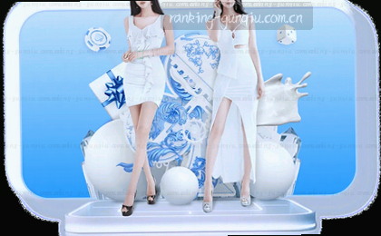 阳光穿透树叶洒在宁静湖面